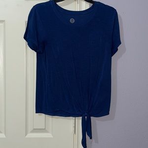 so tee-shirt. color blue. size medium